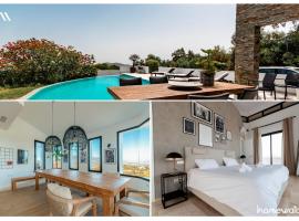 Spectacular villa, with infinity pool and sea views, la Mairena, Elviria, Marbella，位于奥亨的酒店