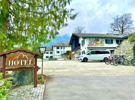 Hotel Bergland，位于格赖瑙的酒店