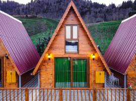 Bungi dağ evleri，位于里泽的木屋