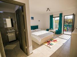 complex turistic N&S，位于多亚马伊的酒店