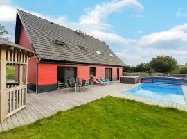 Stunning Home In Saint-Denoeux