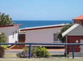 浪花海滩假日公园酒店
