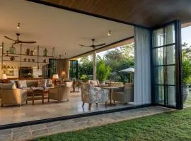 Stafford Bungalow - Exclusive Luxury Within A Private Tea Estate