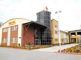 Centrum Hotelowe Lech，位于马佐夫舍地区奥斯特鲁夫的酒店