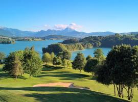 Hôtel-Restaurant la Terrasse, Golf de la Gruyère，位于Pont-la-Ville的酒店