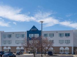 AmericInn by Wyndham Cedar Rapids North，位于锡达拉皮兹The Eastern Iowa Airport - CID附近的酒店