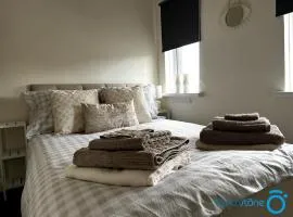 Stylish Cosy Home - M42, Airport, NEC & Train St