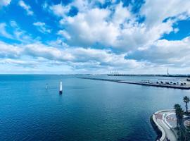 Amzing Ocean View Spacious Three Bedrooms Apartment Port Melbourne，位于墨尔本的海滩短租房