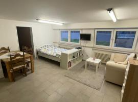 Valley Road House 1 Bedroom Apt，位于Immigrath的酒店