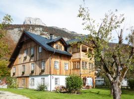 Luxuriöses Bauernhaus in Seenähe，位于阿尔陶塞的木屋