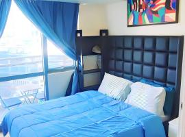 Aveline Suites Executive City View ACQUA Private Residences near Rockwell Makati，位于马尼拉的酒店
