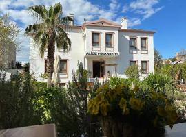 Cunda Alibeyhan Otel，位于崇达的酒店