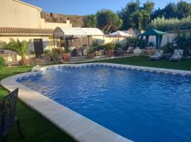 Cortijo Esquina B&B Guesthouse，位于Arboleas的酒店