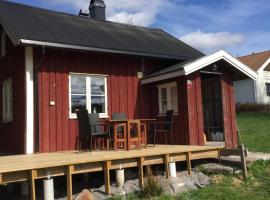 Stuga vid viltåker nära norska gränsen，位于斯特伦斯塔德的酒店