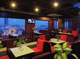 Caves Beach Hotel，位于Kinross的酒店