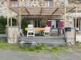 L'ancienne ferme，位于Bujaleuf的酒店