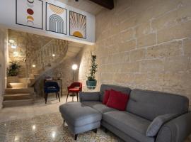 Authentic Maltese 2-bedroom House with Terrace，位于Żejtun的酒店