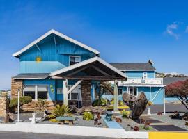 Oceanside Inn & Suites, a Days Inn by Wyndham，位于布拉格堡的汽车旅馆