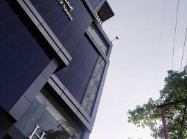 Hotel Hirapanna，位于巴雷利的酒店