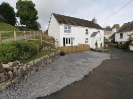 Frog Lane Cottages，位于Llanmadoc的酒店