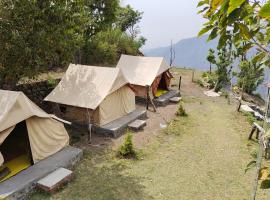 Shakoon Camps & Farmstay Nainital，位于奈尼塔尔的酒店