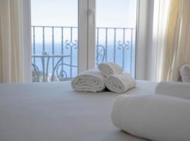 普罗拉酒店，位于卡普里的低价酒店