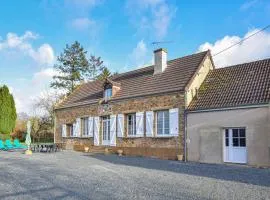 4 Bedroom Cozy Home In Montsenelle
