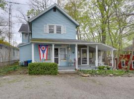 Spacious Lakeside Cottage - 2 Miles to Marblehead!，位于Lakeside的酒店