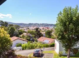 Cozy Home In Hendaye With Kitchen