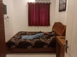 ROOMS，位于Ayyanāpuram的酒店