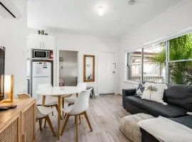 Central and modern 2 bedroom unit at Smugglers