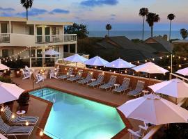 拉古纳海滩酒店，位于拉古纳海滩的带按摩浴缸的酒店