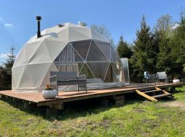 Tatra Glamp Mazury - sieć noclegowa Tatra Glamp，位于Regiel的酒店