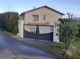 Studio Wifi SdB à l'italienne，位于Chauffailles的酒店
