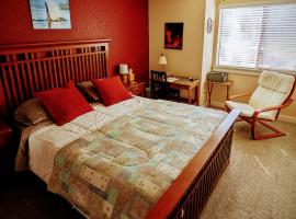 Golden Gate Getaway，位于Fircrest的酒店