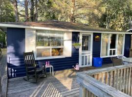 The “Bear” waterfront cabin in Muskoka，位于Utterson的酒店