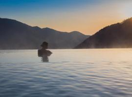 箱根小涌园天悠旅馆(Hakone Kowakien Ten-yu)，位于箱根的酒店