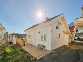 Amazing Home In Hovenäset With Kitchen，位于Hovenäset的酒店