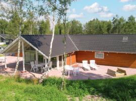 Holiday Home Bæverstien Dnmk Iv，位于博托比的酒店