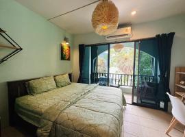 MILD ROOM SEA VIEW ROOM FOR RENT，位于皮皮岛的度假短租房