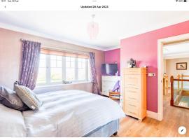 King's Suite at The Copthorne, Colwyn Bay, LL29 7YP，位于科尔温湾的豪华酒店