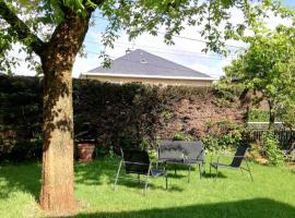 studio avec jardin à Rodez，位于罗德兹Rodez Train Station附近的酒店