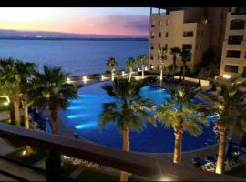 Dead Sea view Elite apartment Samara Resort traveler award 2024，位于索瓦马马卡鲁斯堡附近的酒店