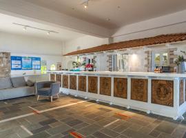 SUNRISE VILLAGE BEACH HOTEL，位于佩塔里德海昂的酒店