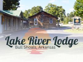 Lake River Lodge，位于Bull Shoals的酒店