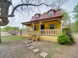Studio Cabin in Fredericksburg with Shared Hot Tub!