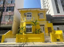 Sunflower Hostel，位于萨尔瓦多Bahia Iate Club附近的酒店