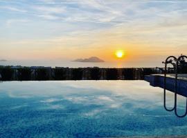 Bodrum - 5 bedrooms “Sunset villa”, with infinity heated swimming pool，位于图尔古特雷斯的度假短租房