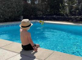 Villa Côte & Provence - private heated pool，位于法扬斯的酒店
