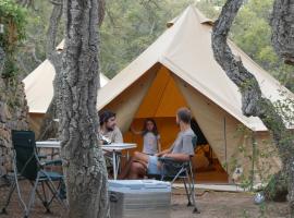 ACAMPALE - Camping Costa Brava - Calella de Palafrugell，位于卡莱利亚德帕拉弗鲁赫尔的酒店